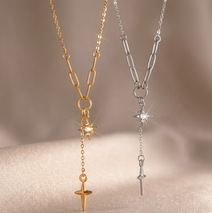 สร้อยคอเหล็กกล้าไร้สนิมประดับเพทายรูปดาวแปดแฉกชุบทอง 18K - Product Image 2