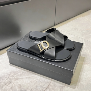 Sandales plates de créateurs de haute qualité, chaussures décontractées pour hommes, pantoufles rétro tendance pour femmes, tongs de plage pour femmes se vendent bien. - Product Image 1