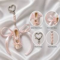 Llavero Elegante de Satén Rosa con Colgante de Zapatilla de Ballet, Decoración de Perlas y Anillo Metálico, Directo de Fábrica, para Regalo de Cumpleaños, a la Moda