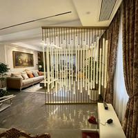 Cloison de séparation en verre ondulé imperméable sur mesure avec cadre métallique et panneau acrylique lumineux pour restaurant, zone VIP et entrée de villa