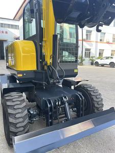 Design 4ton Mini Wheeled Excavator with Log Grapple for Sale - Product Image 3