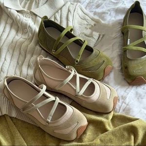 Nouvelles sandales de sport rétro pour femmes 2026 à bout carré, style ballerine, avec brides croisées en tissu respirant et bouche peu profonde, type Mary Jane - Product Image 2