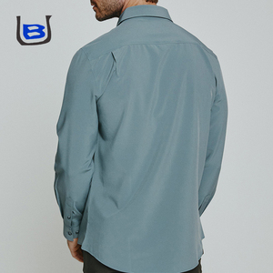 Logo personalizzato anti-umidità <span class=keywords><strong>oversize</strong></span> a maniche lunghe con bottone in tinta unita Casual formale camicia da <span class=keywords><strong>uomo</strong></span> - Product Image 3