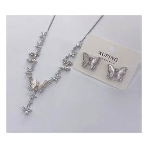 Collier en acier inoxydable doré de luxe, élégant, de qualité exceptionnelle, à prix abordable, ensemble de bijoux pour femmes - Product Image 1