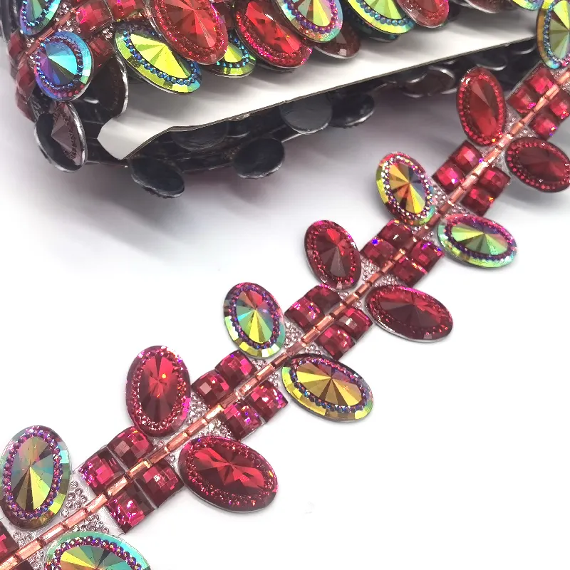 Nuovi disegni rosso fucsia catena tessuto decorativo strass Applique passamaneria per evento di carnevale giamaica 2024