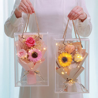 Idées de cadeaux pour la fête des mères, les anniversaires, la Saint-Valentin, les remises de diplômes : Petits bouquets de gypsophiles séchés, de carnations et de roses préservées en PVC