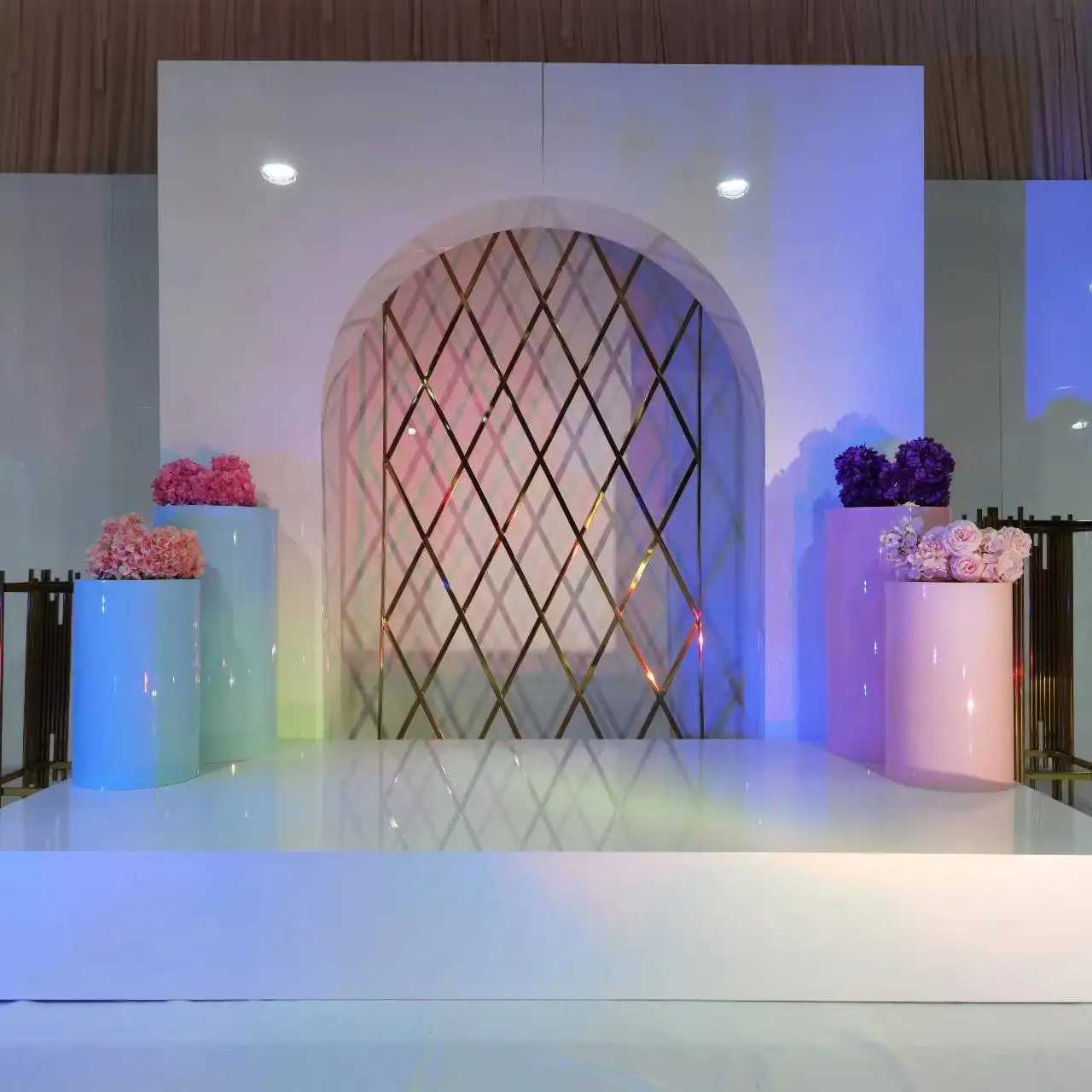 Factory Direct Sale Event Venue Decoration Acrylic White Arch Background white pvc wedding arch backdrop stage decoration stand