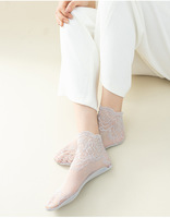 Vente en gros de chaussettes d'été en dentelle pour fille, chaussettes de cheville en soie cristal mignonnes, chaussettes transparentes pour femmes