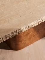 Meubles de salle à manger modernes en placage de ronce avec plateau en pierre de travertin naturel pour tables de salon