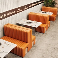 Ensemble table et chaises en acier inoxydable pour restaurant de fondue, salon de thé et restaurant de barbecue, thème industriel rouge, avec banquette et combinaison de sièges en filet