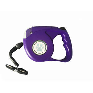 Correa Retráctil Automática para Perros Petmate, Color Rosa, 5 Metros, con Luces LED para Paseos y Uso en Exteriores - Product Image 4