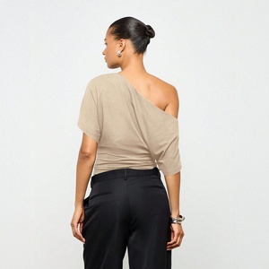 Kaos Wanita Lengan Kelelawar Satu Bahu, Atasan Lengan Pendek Berpinggang, Blus Fashion Populer Mewah Tanpa Bahu - Product Image 5