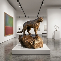 Statue de léopard en bronze moulé à la cire perdue sur mesure - Sculpture de prédateur traquant sur mesure pour les intérieurs de luxe et les anniversaires