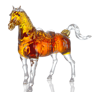 Bouteille d'art en verre vide en forme de cheval, 1L, pour le whisky, la vodka et la tequila, thème du zodiaque chinois 2026 - Product Image 1