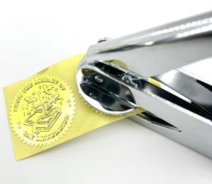 Nouveau sceau à embosser pour <span class=keywords><strong>papier</strong></span> commercial, <span class=keywords><strong>pince</strong></span> à main en acier inoxydable avec support et poignée en plastique pour mariages - Product Image 3