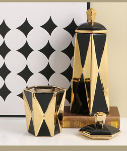Vase à fleurs en céramique noire <span class=keywords><strong>et</strong></span> dorée pour <span class=keywords><strong>décoration</strong></span> intérieure de luxe léger Pots au gingembre - Product Image 3