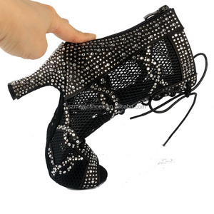 Bota <span class=keywords><strong>de</strong></span> <span class=keywords><strong>baile</strong></span> <span class=keywords><strong>de</strong></span> suela blanda negra personalizada para mujer, tacones <span class=keywords><strong>de</strong></span> cristal <span class=keywords><strong>de</strong></span> satén <span class=keywords><strong>latino</strong></span> con cremallera <span class=keywords><strong>de</strong></span> 8CM - Product Image 5