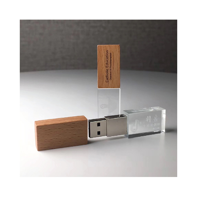 Crystal LED Light up USB Flash Drive Transparent Crystal Pendrive With Key Ring Custom Engraved Logo Glowing Memory Stick