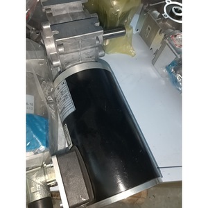มอเตอร์ Lenze รุ่น SSN40-1GVAR-063C22 ขนาดรู 40 มม. แรงบิด 1000 นิวตันเมตร สำหรับโรงงานผลิต - Product Image 1