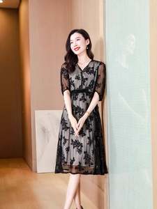 2025 Collection printemps/été élégant poids lourd brodé 100% soie col en v robe mi-longue coupe ample respirant élégant - Product Image 6