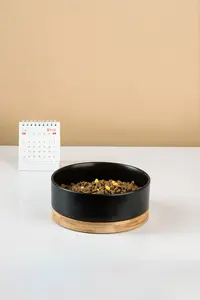 Custom Ceramic Cat Dog Bowls Raised Pet Feeders Black Matte Ceramic Pet Bowl With Bamboo Base