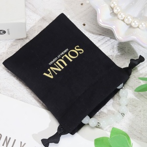 Bolsa de Terciopelo Negra de 8*10 cm para Joyería, Bolsa de Terciopelo con Cordón y Estampado Personalizado para Relojes, Joyas y Perfumes - Product Image 4