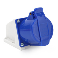 Prise et Fiche Industrielles Étanches IP44 32A 220-240V 2P+E Mâle/Femelle 3 Prises, Contact en Laiton, Boîtier PP, Utilisation Extérieure