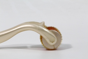 Nom de <span class=keywords><strong>marque</strong></span> personnalisé 540 aiguilles en titane <span class=keywords><strong>Derma</strong></span> rouleau pour le soin des cheveux - Product Image 5