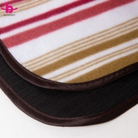 Grande couverture de pique-nique de jardin imperméable en polaire tricotée à rayures, tapis de camping extérieur pliable pour plage, famille, pelouse et voyage