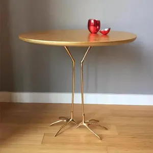 Mesa de centro de aço inoxidável luxuosa em forma de garra de águia retrô criativa para sala de estar, mesa lateral de arte italiana