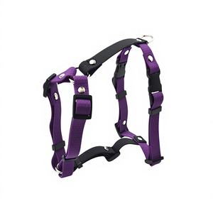 Arnés para Mascotas Elegante, Impermeable y Duradero para Perros y Gatos - Mantenga a su Mascota Segura - Product Image 1