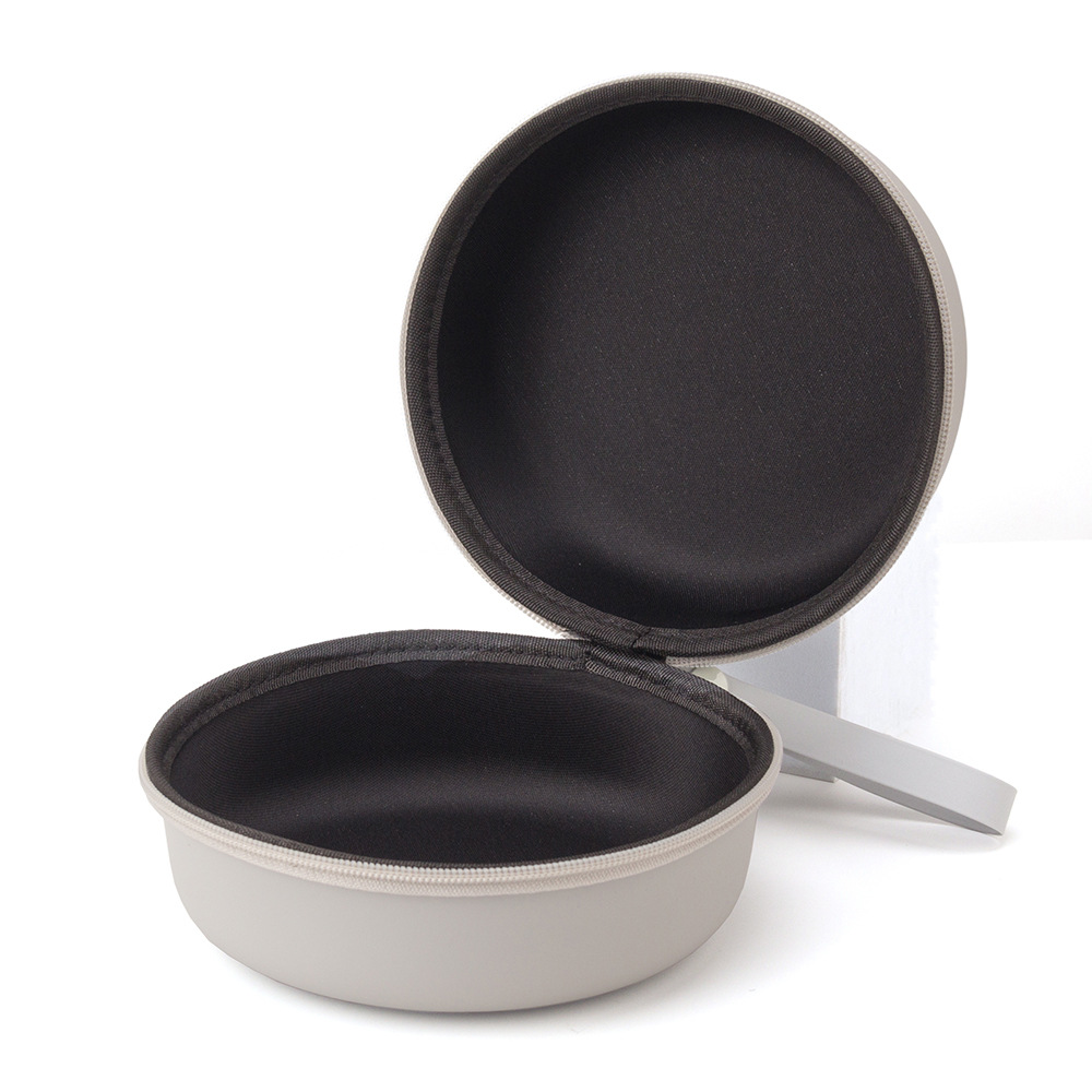 Grand (gris extérieur et noir intérieur) : 17*11 cm