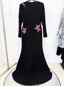 OUDINA Hochwertiges, sofort tragbares, besticktes Paillettenkleid mit elegantem Strassbesatz und Schleppe – langes Abendkleid für Damen - Product Image 5