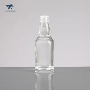 Diskon besar transparan bening 50ml 100Ml botol kaca wiski mini dengan tutup plastik