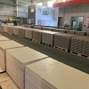 Revêtement <span class=keywords><strong>de</strong></span> sol SPC super imperméable, écologique, résistant à l'usure <span class=keywords><strong>de</strong></span> qualité AC4, antidérapant, design imitation bois pour salle <span class=keywords><strong>de</strong></span> sport - Product Image 5