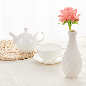 Trà Gốm Tùy Chỉnh Cho Một Bộ Ấm Trà Bằng Sứ Với Cốc Và Đĩa Đơn Được Sử Dụng Nồi Xếp Chồng - Product Image 3