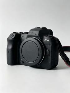 Appareil photo hybride Canon EOS R7 d'occasion prêt à être expédié, boîtier seul, capteur APS-C 32,5 MP, vidéo 4K 60p, excellent prix pour la photographie de la faune - Product Image 2