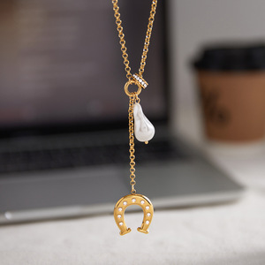 Horseshoe Pearl Pendant <b>Necklace</b> Gold Chain Rhinestone Inlay Daily Wear Gift Jewelry - Product Image 4