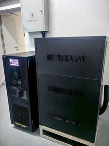 ASI modulaire en ligne 30 kVA 60 kVA 120 kW à onde sinusoïdale pure avec batterie 60 Hz pour une longue autonomie dans les armoires <span class=keywords><strong>de</strong></span> centre <span class=keywords><strong>de</strong></span> données - Product Image 4