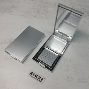 Palette Ombretti Vuota Rettangolare in ABS a 2 Scomparti con Specchio, Pennello, Blush e Contouring - Custodia Compatta per Trucco e Confezione Cosmetica in Polvere - Product Image 1
