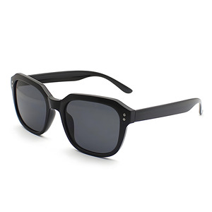 Gafas de Sol de Lujo de Diseño Nuevo y Alta Calidad 2025 para Hombre y Mujer, Lentes Personalizadas con Logotipo, Monturas Cuadradas Modernas, Gafas de Sol a la Moda - Product Image 3