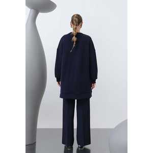 Tunique minimaliste pour femme, manches longues, tricot doux, noir, à porter toute l'année - Product Image 1