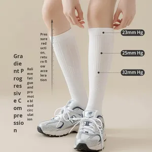 Nuevos calcetines profesionales para correr maratón para mujer, compresión elástica <span class=keywords><strong>de</strong></span> pantorrilla, antibacteriano Nailon/algodón, <span class=keywords><strong>cuerda</strong></span> para saltar deportiva informal - Product Image 3