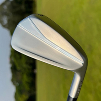 Ensemble de fers de golf forgés pour droitiers avec logo personnalisé, tête usinée CNC et poignée en caoutchouc