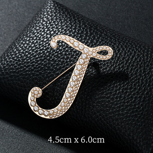 Broche de Letra Inicial com Pérola de Cristal, 26 Letras do Alfabeto, Broches de Liga de Zinco para Mulheres, Presente de Joias para Casamento e Festas - Product Image 2