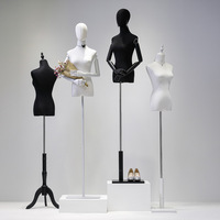 Nouveau design Mannequin gonflable en PVC pour le haut du corps féminin adulte, service OEM, garantie 2 ans, pour showroom