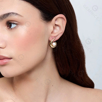 Boucles d'oreilles en argent 925 Gemnel avec perles de coquillage cultivées, faites à la main, avec collier assorti.