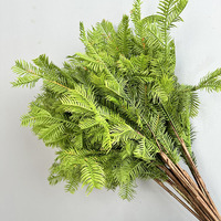 Vente en gros de brindilles artificielles de pruche de 28 pouces, feuilles de pin en PE réalistes pour couronnes de Noël, arrangements floraux de fêtes, fausse branche de pruche