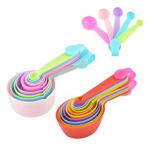 En stock : Lot de 5 cuillères doseuses ajustables en plastique coloré de 250 ml, tasses multifonctionnelles pour la pâtisserie - Product Image 1