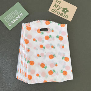 Sacs en PE personnalisés durables et réutilisables avec poignées découpées, impression hélio, sacs pour T-shirts, pochettes d'emballage cadeau étanches pour la vente au détail - Product Image 3